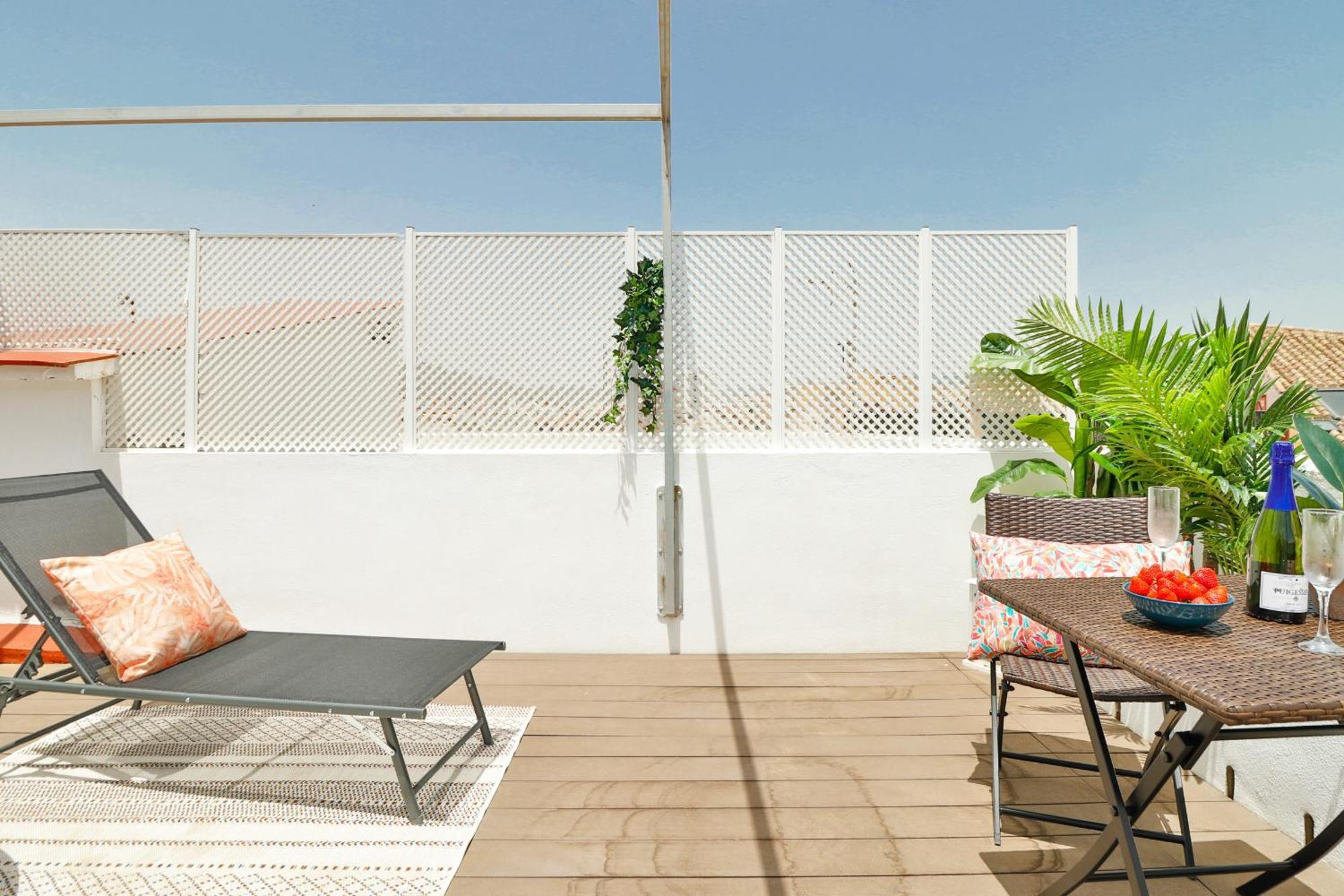 Apartment C83 Cosy Penthouse With Terrace Old Town Malaga